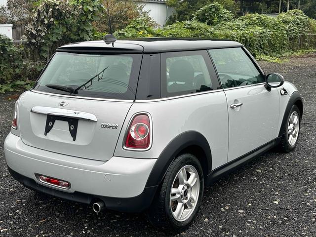 ＭＩＮＩ クーパー　ＥＴＣ　アルミホイール　オートライト　キーレスエントリー　ＡＴ　ＥＳＣ　ＣＤ　エアコン　パワーステアリング（4枚目）