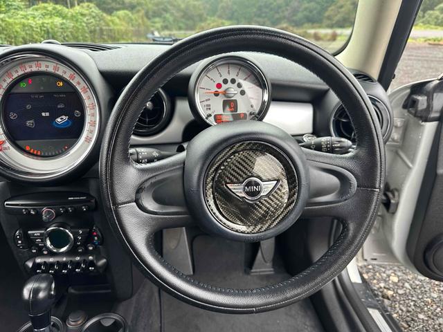 ＭＩＮＩ クーパー　ＥＴＣ　アルミホイール　オートライト　キーレスエントリー　ＡＴ　ＥＳＣ　ＣＤ　エアコン　パワーステアリング（9枚目）