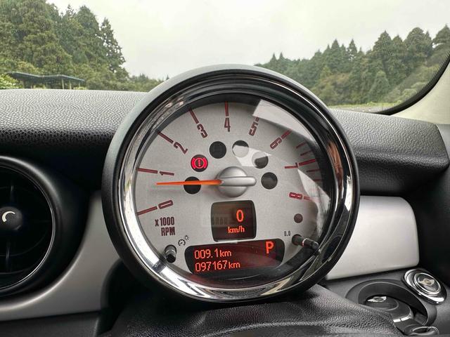 ＭＩＮＩ クーパー　ＥＴＣ　アルミホイール　オートライト　キーレスエントリー　ＡＴ　ＥＳＣ　ＣＤ　エアコン　パワーステアリング（10枚目）