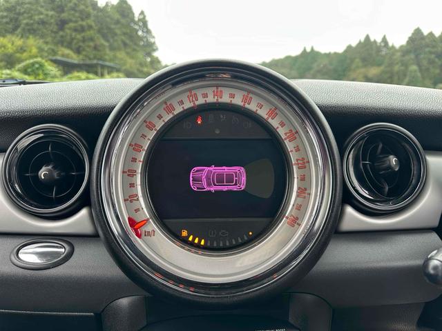 ＭＩＮＩ クーパー　ＥＴＣ　アルミホイール　オートライト　キーレスエントリー　ＡＴ　ＥＳＣ　ＣＤ　エアコン　パワーステアリング（11枚目）