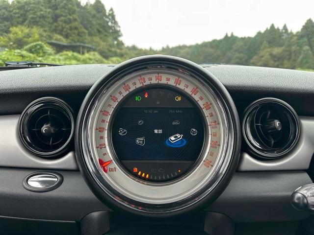 ＭＩＮＩ クーパー　ＥＴＣ　アルミホイール　オートライト　キーレスエントリー　ＡＴ　ＥＳＣ　ＣＤ　エアコン　パワーステアリング（12枚目）