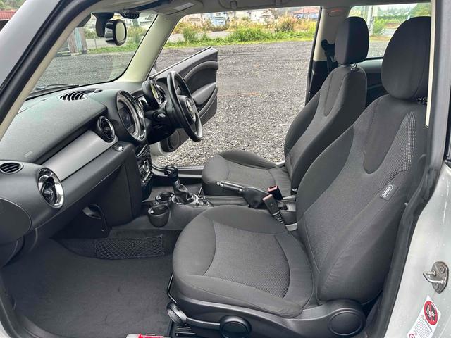 ＭＩＮＩ クーパー　ＥＴＣ　アルミホイール　オートライト　キーレスエントリー　ＡＴ　ＥＳＣ　ＣＤ　エアコン　パワーステアリング（15枚目）