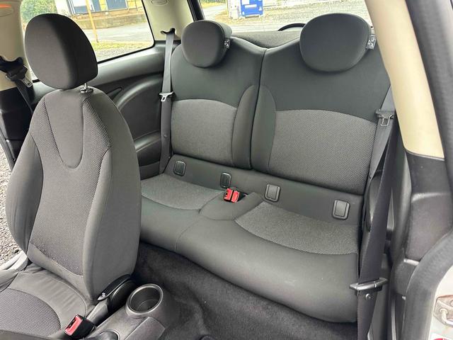 ＭＩＮＩ クーパー　ＥＴＣ　アルミホイール　オートライト　キーレスエントリー　ＡＴ　ＥＳＣ　ＣＤ　エアコン　パワーステアリング（16枚目）