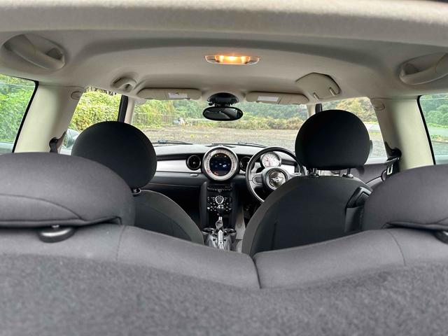 ＭＩＮＩ クーパー　ＥＴＣ　アルミホイール　オートライト　キーレスエントリー　ＡＴ　ＥＳＣ　ＣＤ　エアコン　パワーステアリング（18枚目）