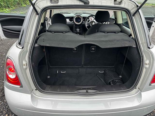 ＭＩＮＩ クーパー　ＥＴＣ　アルミホイール　オートライト　キーレスエントリー　ＡＴ　ＥＳＣ　ＣＤ　エアコン　パワーステアリング（19枚目）