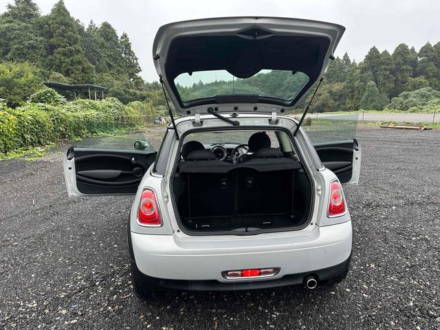 ＭＩＮＩ クーパー　ＥＴＣ　アルミホイール　オートライト　キーレスエントリー　ＡＴ　ＥＳＣ　ＣＤ　エアコン　パワーステアリング（20枚目）