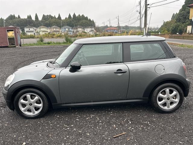 ＭＩＮＩ ワン　アルミホイール　キーレスエントリー　ＡＴ　盗難防止システム　ＡＢＳ　ＣＤ　エアコン　パワーステアリング　パワーウィンドウ　運転席エアバッグ（7枚目）