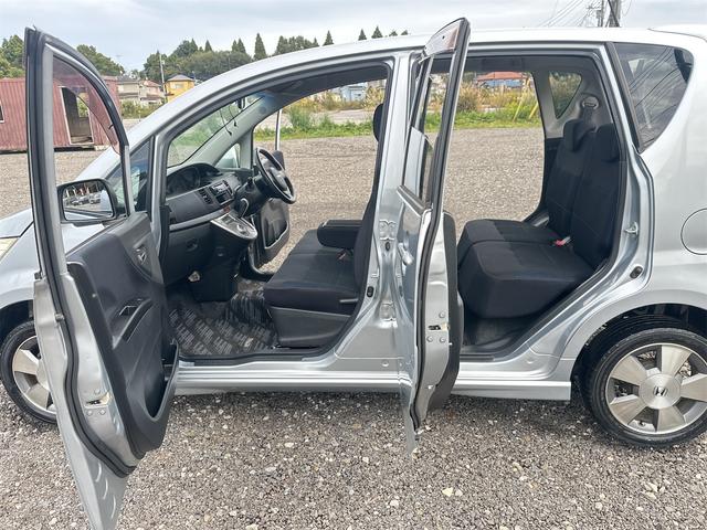 ムーヴ カスタム　Ｒ　ＥＴＣ　スマートキー　電動格納ミラー　ベンチシート　ＣＶＴ　ＣＤ　アルミホイール　エアコン　パワーステアリング　パワーウィンドウ（30枚目）