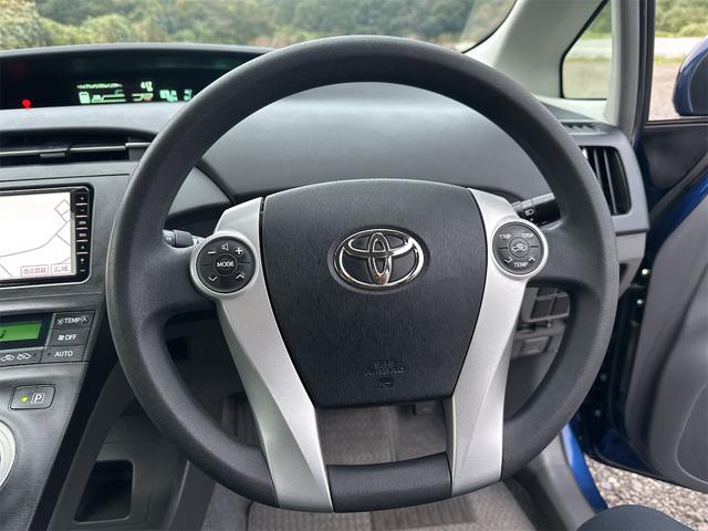 プリウス Ｓ　ＥＴＣ　バックカメラ　ナビ　ＴＶ　アルミホイール　ワンオーナー車　ＣＶＴ　スマートキー　電動格納ミラー　ＣＤ　ＤＶＤ再生　ミュージックプレイヤー接続可　Ｂｌｕｅｔｏｏｔｈ　エアコン　パワーステアリング（8枚目）