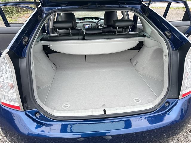 プリウス Ｓ　ＥＴＣ　バックカメラ　ナビ　ＴＶ　アルミホイール　ワンオーナー車　ＣＶＴ　スマートキー　電動格納ミラー　ＣＤ　ＤＶＤ再生　ミュージックプレイヤー接続可　Ｂｌｕｅｔｏｏｔｈ　エアコン　パワーステアリング（23枚目）