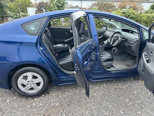 プリウス Ｓ　ＥＴＣ　バックカメラ　ナビ　ＴＶ　アルミホイール　ワンオーナー車　ＣＶＴ　スマートキー　電動格納ミラー　ＣＤ　ＤＶＤ再生　ミュージックプレイヤー接続可　Ｂｌｕｅｔｏｏｔｈ　エアコン　パワーステアリング（34枚目）