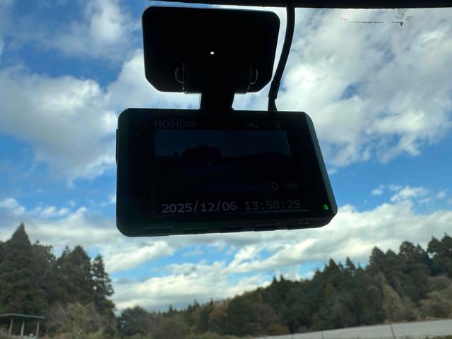 ドライブレコーダーもついています！もし事故を起こしてしまったら。そんな時に心強い味方になるのが、運転の記録を映像と音で記録するドライブレコーダーです。