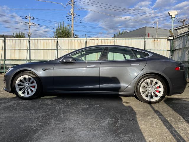 モデルS P100D ルーディクラス フルセルフドライビングケイパビリティ ハイビジビリティガラスルーフ ホワイトテスラプレミアムシート エアサスペンション 全周囲ビューカメラ オートパイロット ディーラー記録簿(3枚目)