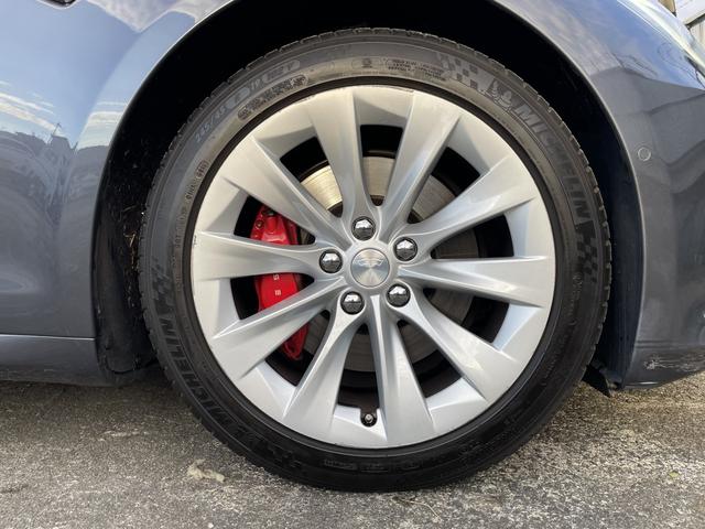 モデルS P100D ルーディクラス フルセルフドライビングケイパビリティ ハイビジビリティガラスルーフ ホワイトテスラプレミアムシート エアサスペンション 全周囲ビューカメラ オートパイロット ディーラー記録簿(12枚目)