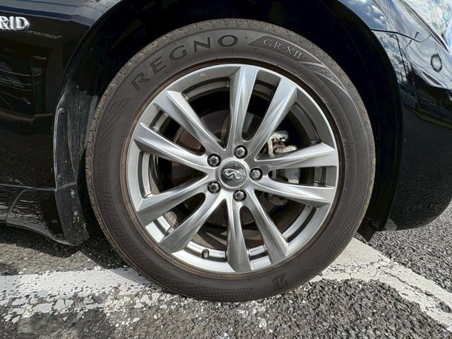 フーガハイブリッド Ａパッケージ　ナビ　ＴＶ　Ｂカメラ　ＥＴＣ　純正アルミ　電動格納ミラー（15枚目）