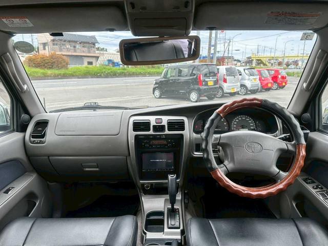 ハイラックスサーフ ＳＳＲ－Ｖ　オーバーフェンダー　社外ＡＷ　レザー調シートカバー（11枚目）