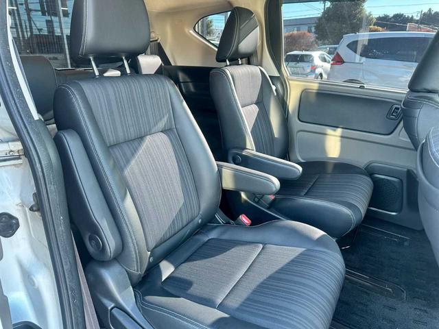 フリードハイブリッド ハイブリッド・Gホンダセンシング 純正9インチナビ フルセグTV バックモニター ETC 両側電動スライドドア ホンダセンシング シートヒーター 4WD(19枚目)