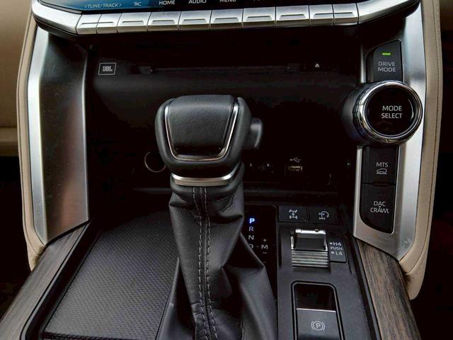 ランドクルーザー ZX 純正メーカーナビ JBLサウンド リアエンターテインメント クールボックス ベージュレザー サンルーフ 全周囲カメラ ルーフレール(24枚目)