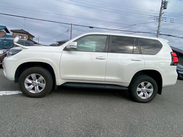 ランドクルーザープラド ＴＸ　純正９インチナビ　サンルーフ　７人乗　フルセグＴＶ　バックモニター　ＥＴＣ２．０　ドライブレコーダー（3枚目）