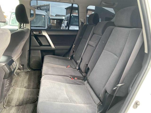 ランドクルーザープラド ＴＸ　純正９インチナビ　サンルーフ　７人乗　フルセグＴＶ　バックモニター　ＥＴＣ２．０　ドライブレコーダー（16枚目）