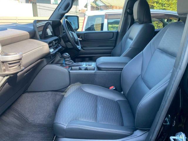 ランドクルーザー２５０ ＶＸ　丸目ヘッドライト　純正ディスプレイオーディオ　パノラミックビューモニター　ムーンルーフ　デジタルインナーミラー　ＥＴＣ　ＢＳＭ（5枚目）