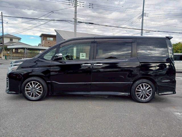 ヴォクシー ＺＳ　煌　純正９インチナビ　フルセグＴＶ　バックモニター　ＥＴＣ　両側電動スライドドア　８人乗（3枚目）