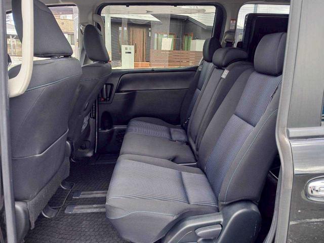 ヴォクシー ＺＳ　煌　純正９インチナビ　フルセグＴＶ　バックモニター　ＥＴＣ　両側電動スライドドア　８人乗（15枚目）