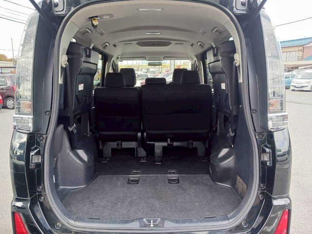 ヴォクシー ＺＳ　煌　純正９インチナビ　フルセグＴＶ　バックモニター　ＥＴＣ　両側電動スライドドア　８人乗（18枚目）