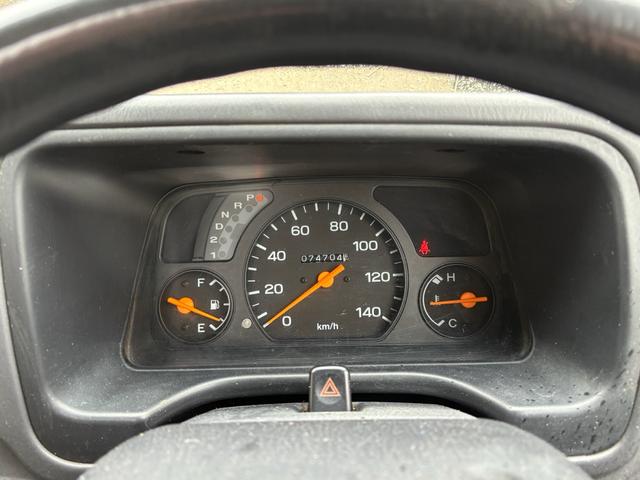 サンバートラック ＴＣ　２ＷＤ、ＡＴ、エアコン、パワステ、７４０００ｋｍ（28枚目）