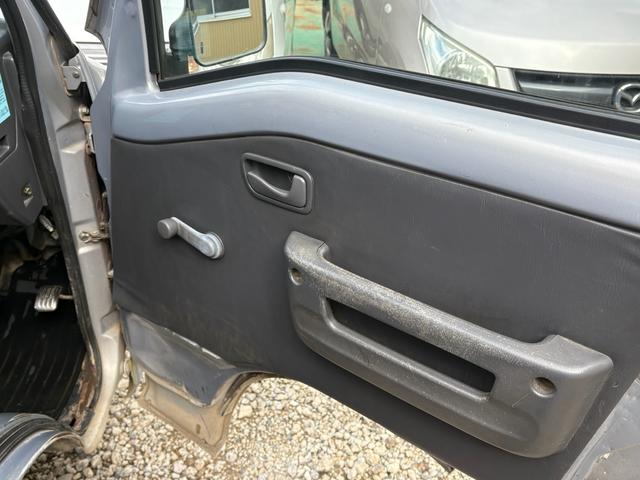 サンバーバン トランスポーター　キーレスキー、集中ロック、タイベル交換済、プライバシーガラス（37枚目）