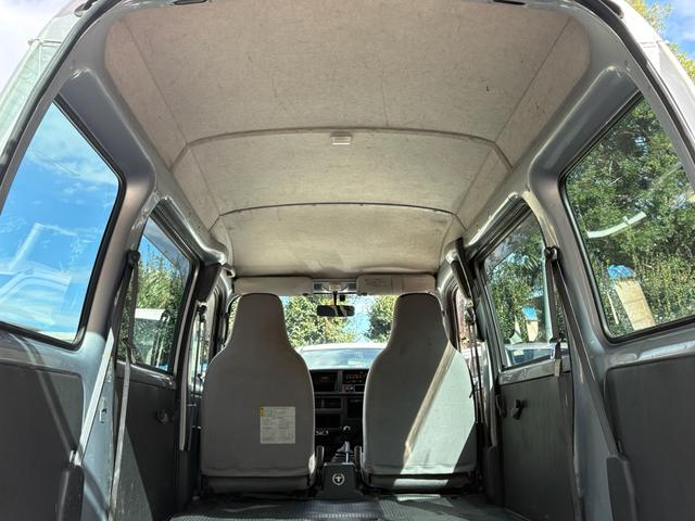 サンバーバン トランスポーター　キーレスキー、集中ロック、タイベル交換済、プライバシーガラス（67枚目）