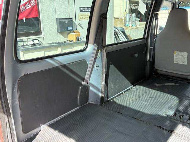 サンバーバン トランスポーター　キーレスキー、集中ロック、タイベル交換済、プライバシーガラス（70枚目）