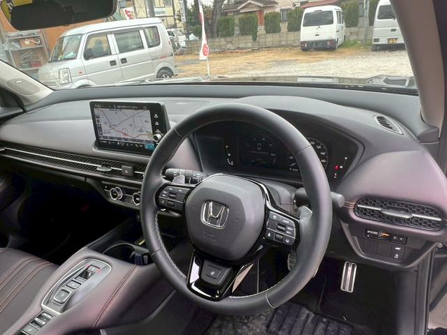 ZR-V e:HEV Z Honda SNSHING 後退出庫サポート マルチビューカメラシステム BOSEプレミアムサウンドシステム アダプティブドライビングビーム ハンズフリーアクセス 18インチアルミホイール(13枚目)