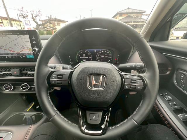 ZR-V e:HEV Z Honda SNSHING 後退出庫サポート マルチビューカメラシステム BOSEプレミアムサウンドシステム アダプティブドライビングビーム ハンズフリーアクセス 18インチアルミホイール(15枚目)