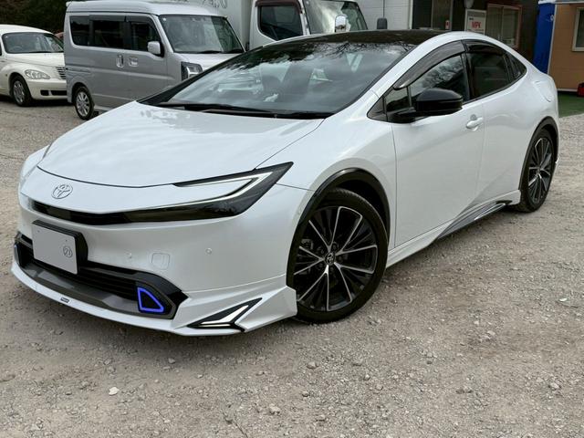 プリウス Ｚ　モデリスタフルエアロ　１２．３インチ大画面ディスプレイ　ノラミックビューモニター　シートヒーター／ベンチレーション　ＬＥＤアクセサリーランプ　艶ありブラックパーツ（4枚目）