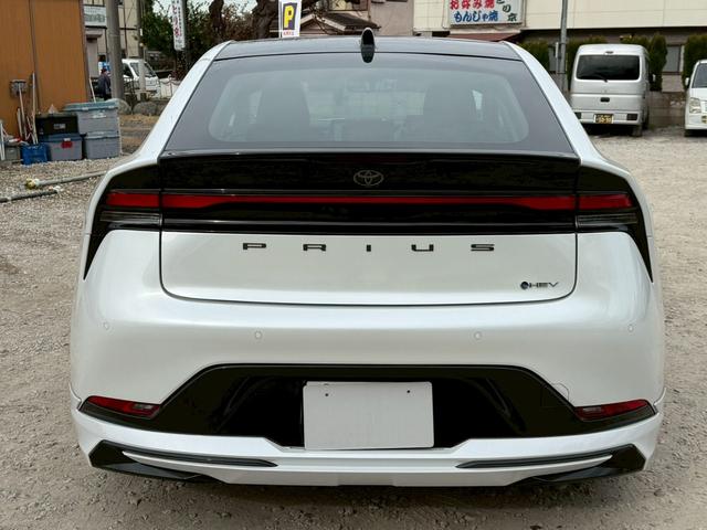 プリウス Ｚ　モデリスタフルエアロ　１２．３インチ大画面ディスプレイ　ノラミックビューモニター　シートヒーター／ベンチレーション　ＬＥＤアクセサリーランプ　艶ありブラックパーツ（9枚目）
