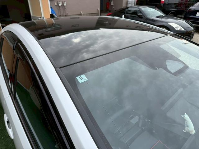 プリウス Ｚ　モデリスタフルエアロ　１２．３インチ大画面ディスプレイ　ノラミックビューモニター　シートヒーター／ベンチレーション　ＬＥＤアクセサリーランプ　艶ありブラックパーツ（12枚目）