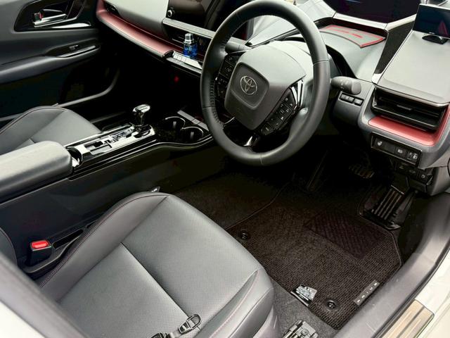 プリウス Ｚ　モデリスタフルエアロ　１２．３インチ大画面ディスプレイ　ノラミックビューモニター　シートヒーター／ベンチレーション　ＬＥＤアクセサリーランプ　艶ありブラックパーツ（14枚目）