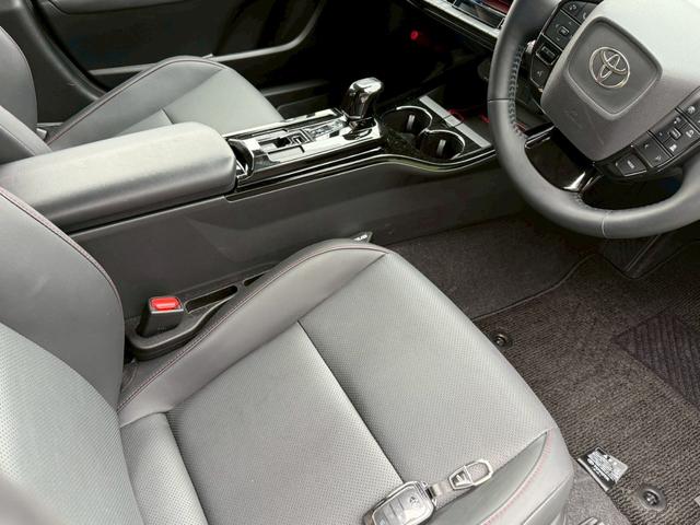 プリウス Ｚ　モデリスタフルエアロ　１２．３インチ大画面ディスプレイ　ノラミックビューモニター　シートヒーター／ベンチレーション　ＬＥＤアクセサリーランプ　艶ありブラックパーツ（16枚目）
