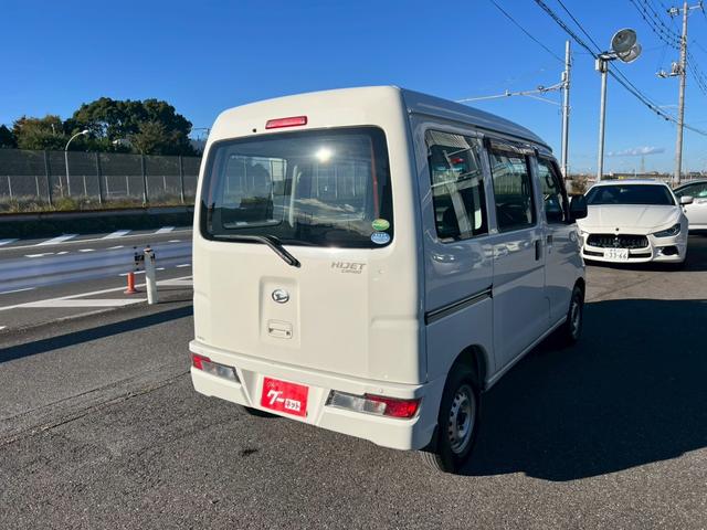 ハイゼットカーゴ スペシャルクリーンＳＡＩＩＩ　車検２年付き・走行距離８，０００キロ台・スマートアシストＩＩＩ・純正オーディオ・エアコン・パワーステアリング・エアバッグ（6枚目）