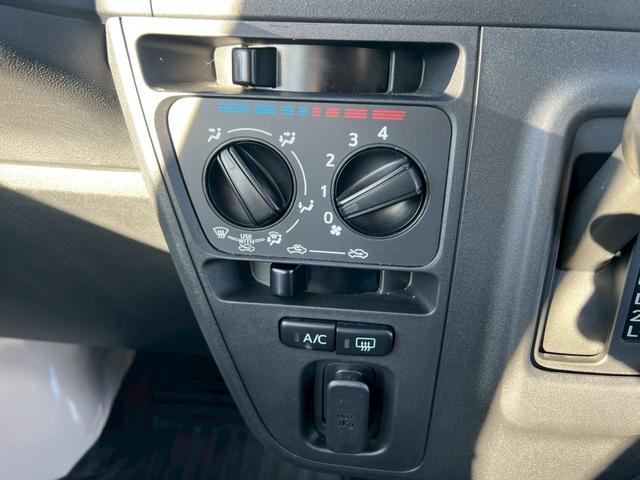 ハイゼットカーゴ スペシャルクリーンＳＡＩＩＩ　車検２年付き・走行距離８，０００キロ台・スマートアシストＩＩＩ・純正オーディオ・エアコン・パワーステアリング・エアバッグ（16枚目）