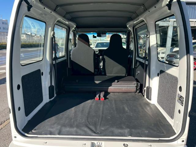 ハイゼットカーゴ スペシャルクリーンＳＡＩＩＩ　車検２年付き・走行距離８，０００キロ台・スマートアシストＩＩＩ・純正オーディオ・エアコン・パワーステアリング・エアバッグ（20枚目）