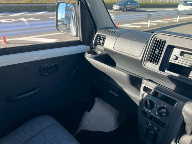 ハイゼットカーゴ スペシャルクリーンＳＡＩＩＩ　車検２年付き・走行距離８，０００キロ台・スマートアシストＩＩＩ・純正オーディオ・エアコン・パワーステアリング・エアバッグ（25枚目）