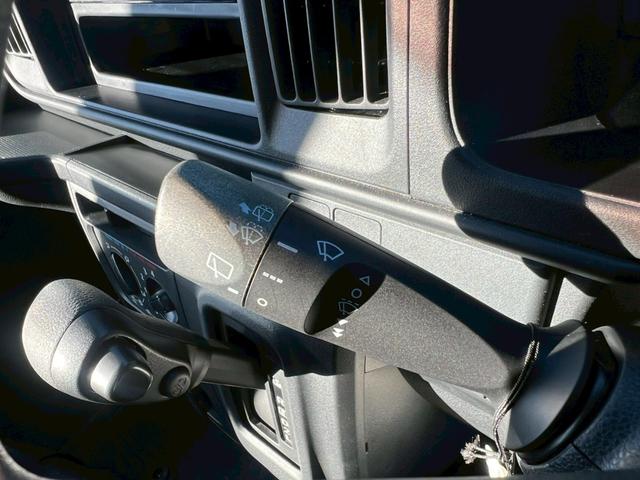 ハイゼットカーゴ スペシャルクリーンＳＡＩＩＩ　車検２年付き・走行距離８，０００キロ台・スマートアシストＩＩＩ・純正オーディオ・エアコン・パワーステアリング・エアバッグ（30枚目）