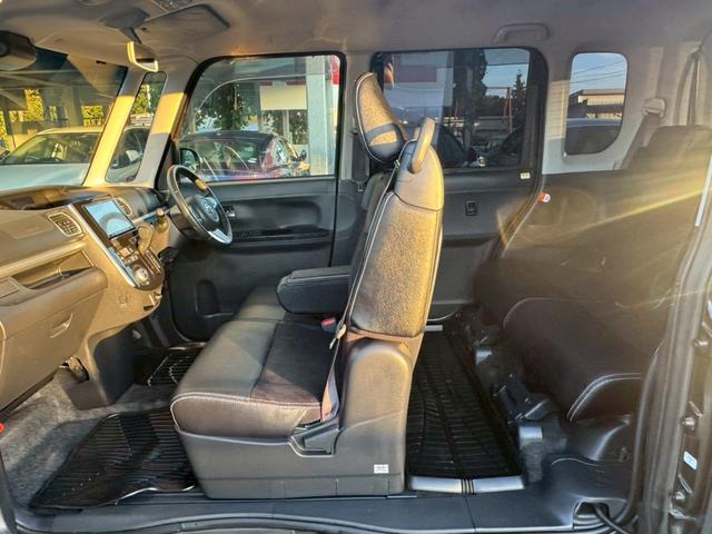 タント カスタムRS トップエディションSAIII 車検2年付き/社外8インチナビ/フルセグTV/バックモニター/Bluetooth/シートヒーター/両側電動スライドドア/ETC/スマートアシスト/オートライト/スマートキー・プッシュスタート(20枚目)