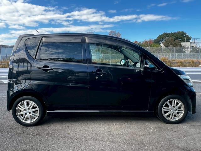 ムーヴ カスタム　Ｘリミテッド　車検令和８年１０月／純正オーディオ／ＥＴＣ／オーバーヘッドコンソール／ＨＩＤヘッドライト／オートエアコン／純正アルミホイール／フォグ／アクセサリーソケット／電動格納ミラー／シートリフター／スマートキー（7枚目）