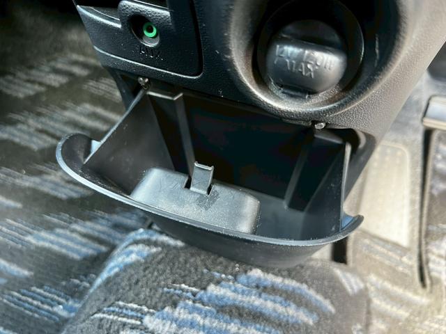 ムーヴ カスタム　Ｘリミテッド　車検令和８年１０月／純正オーディオ／ＥＴＣ／オーバーヘッドコンソール／ＨＩＤヘッドライト／オートエアコン／純正アルミホイール／フォグ／アクセサリーソケット／電動格納ミラー／シートリフター／スマートキー（32枚目）