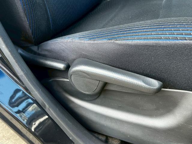 ムーヴ カスタム　Ｘリミテッド　車検令和８年１０月／純正オーディオ／ＥＴＣ／オーバーヘッドコンソール／ＨＩＤヘッドライト／オートエアコン／純正アルミホイール／フォグ／アクセサリーソケット／電動格納ミラー／シートリフター／スマートキー（33枚目）