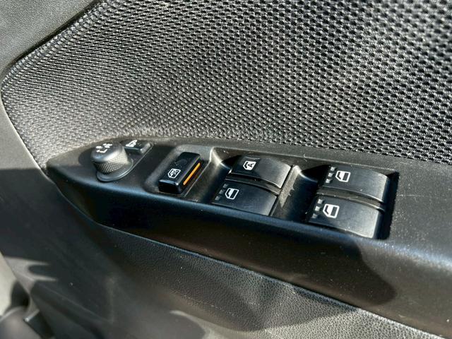 ムーヴ カスタム　Ｘリミテッド　車検令和８年１０月／純正オーディオ／ＥＴＣ／オーバーヘッドコンソール／ＨＩＤヘッドライト／オートエアコン／純正アルミホイール／フォグ／アクセサリーソケット／電動格納ミラー／シートリフター／スマートキー（34枚目）