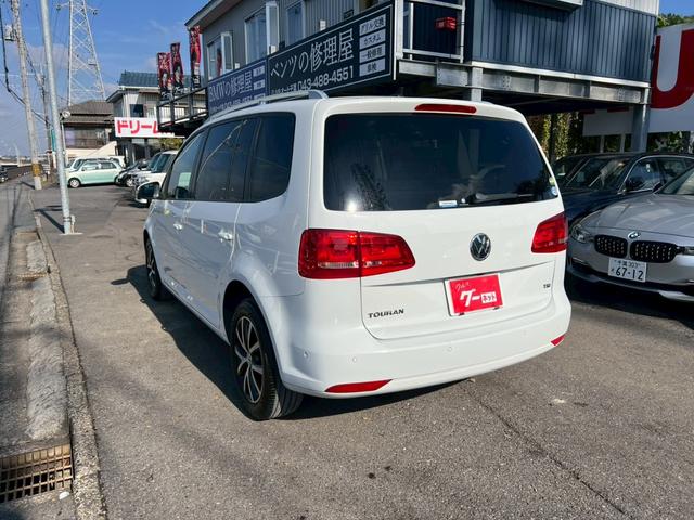 ゴルフトゥーラン ＴＳＩ　ハイライン　車検令和９年８月・純正ナビ・フルセグＴＶ・バックモニター・ＥＴＣ・ＢＬＵＥＴＯＯＴＨ・オートエアコン・キーレス・シートリフター（4枚目）